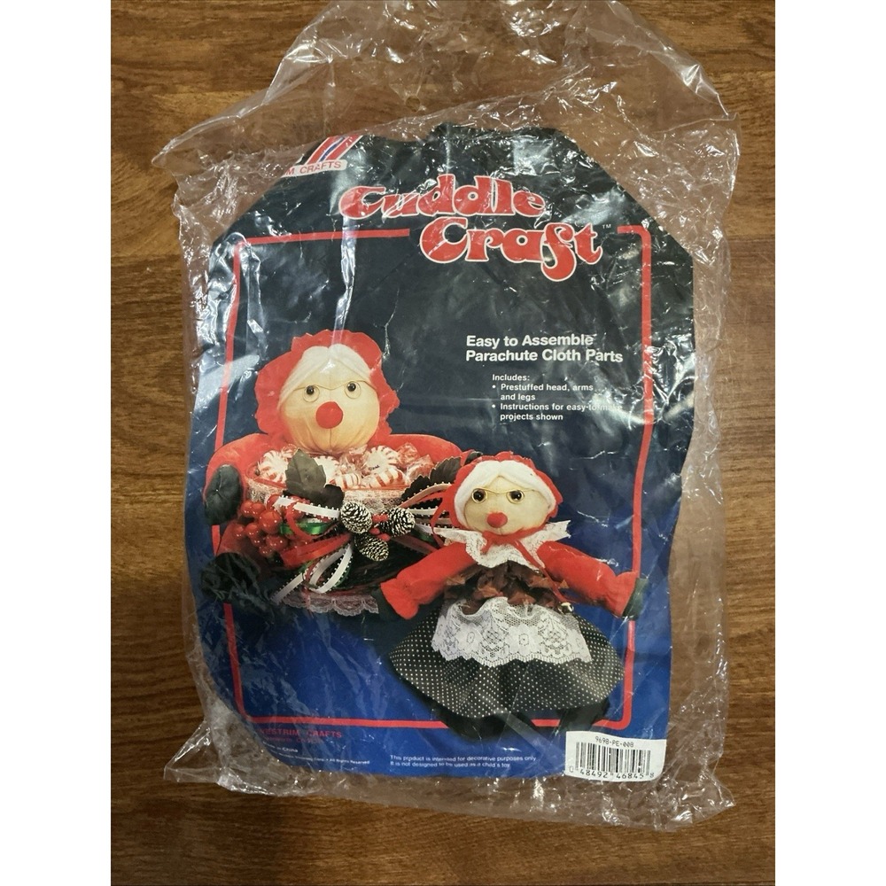 1992 CUDDLE CRAFT KIT - MRS SANTA CLAUS - Medium No. 9698 NEW Westrim Christmas